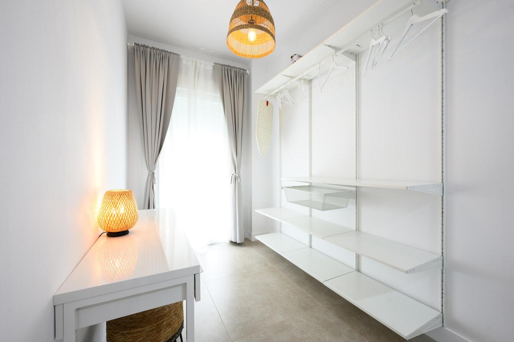Apartamento Nuevo! En El Centro! 1m Metro, Zambrano Y Con Parking