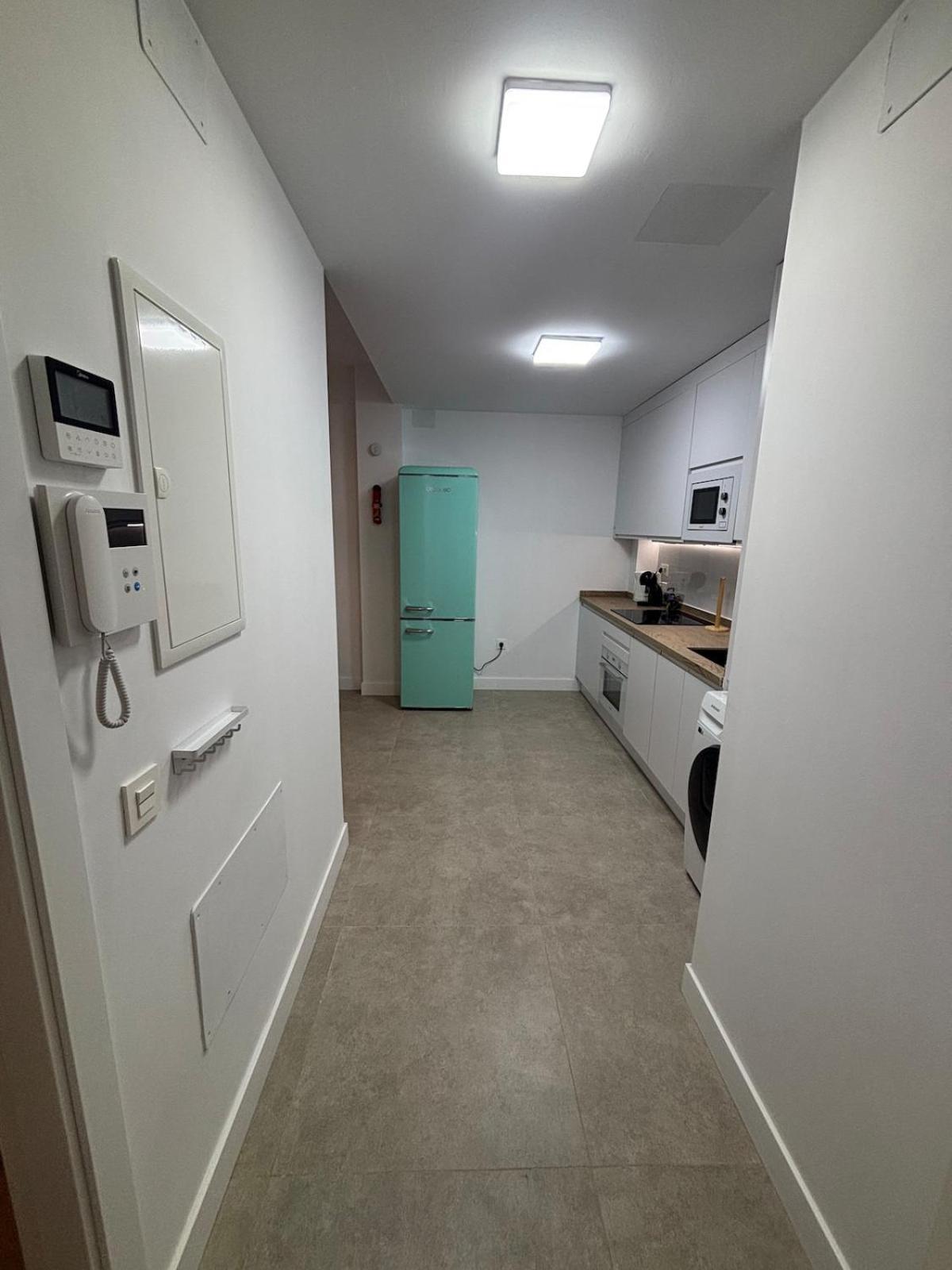 Nuevo! En El Centro! 1m Metro, Zambrano Y Con Parking Apartment Málaga