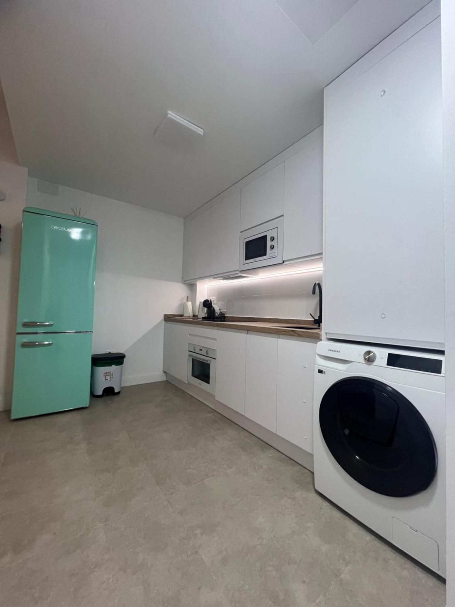 Nuevo! En El Centro! 1m Metro, Zambrano Y Con Parking Apartment Málaga